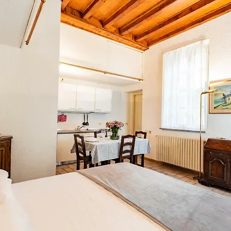 Vintage Chic By Rentallcomo Apartment *